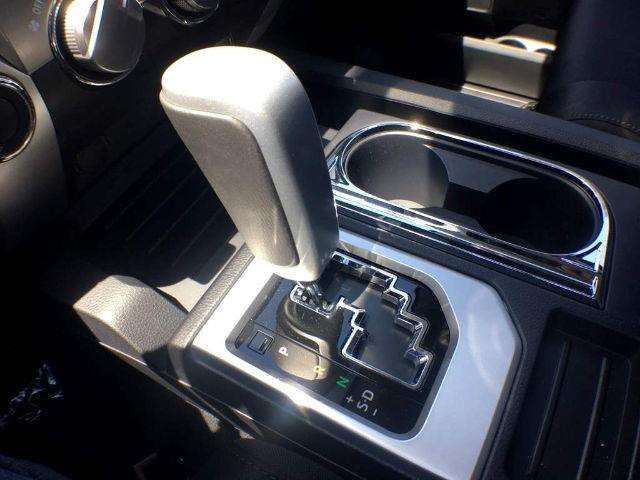 2017 Toyota Tundra SR5 5.7L V8 w/FFV